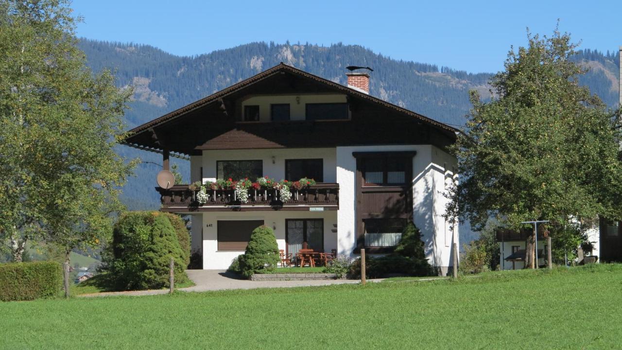 Ferienwohnung Kunterbunt Gosau Pokoj fotografie